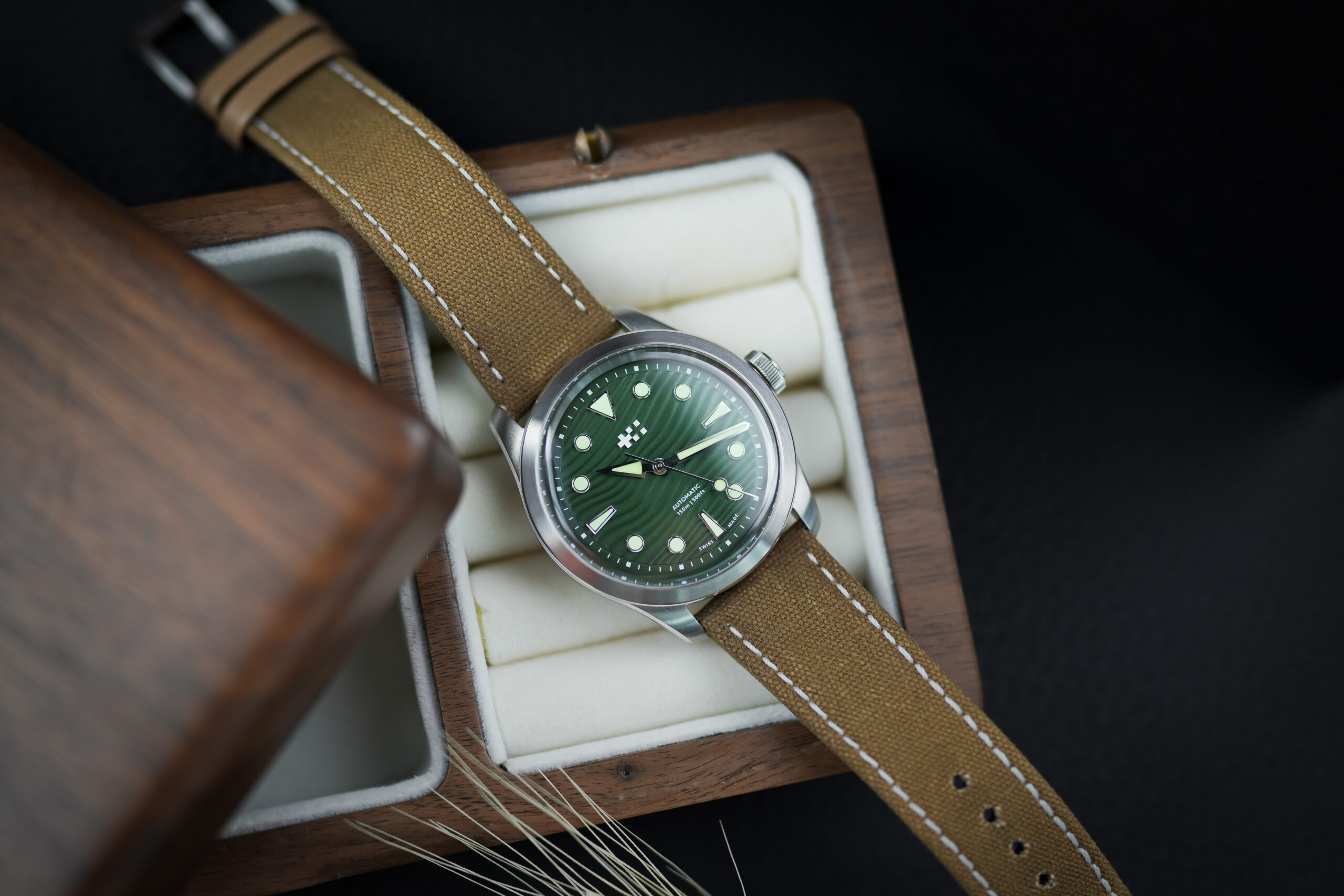 C65 Dune Aeolian na caixa de relógios