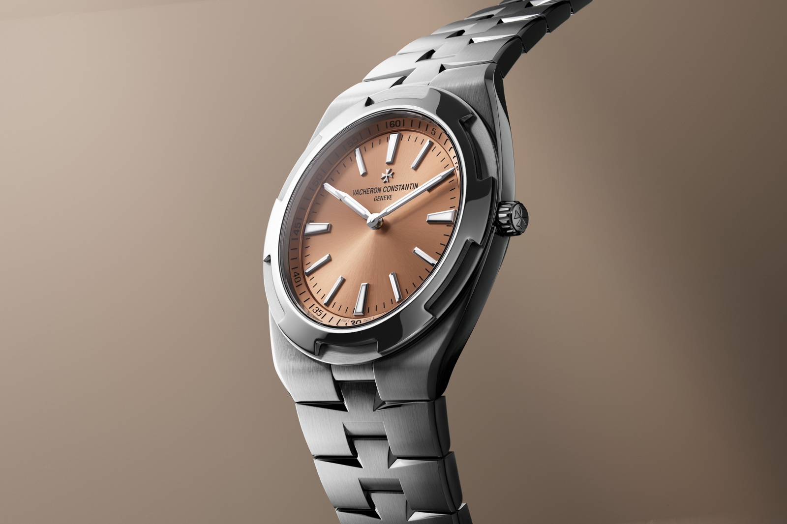 Vacheron Constantin Overseas Self-Winding Ultra-Thin Calibre 2550 — Watches and Wonders 2026